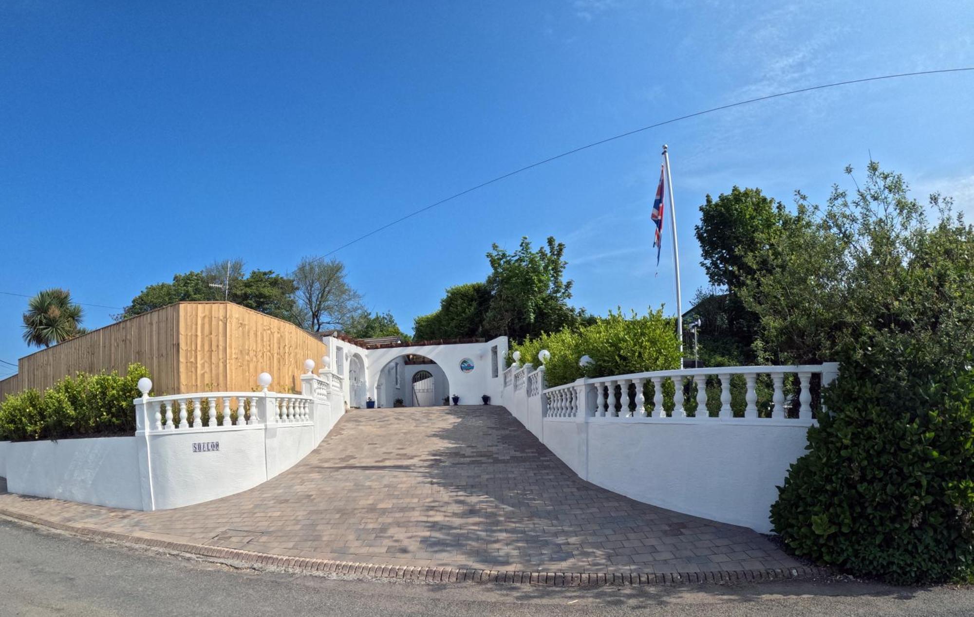 Family Bungalow With Private Pool Kilgetty Exteriér fotografie